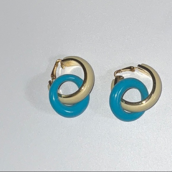 Avon Hoop Clip On Earrings Gold-Tone Metal Ivory and Blue Hoops Vintage - Picture 1 of 8
